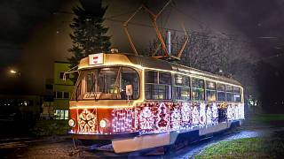 Do ulic v celé ČR vyjedou vánoční tramvaje i autobusy. A bude na co koukat  - Nymburský deník