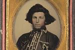 William Anderson, přezdívaný Krvavý Bill, velitel guerillových jednotek, v nichž sloužil i Jesse James se svým bratrem.