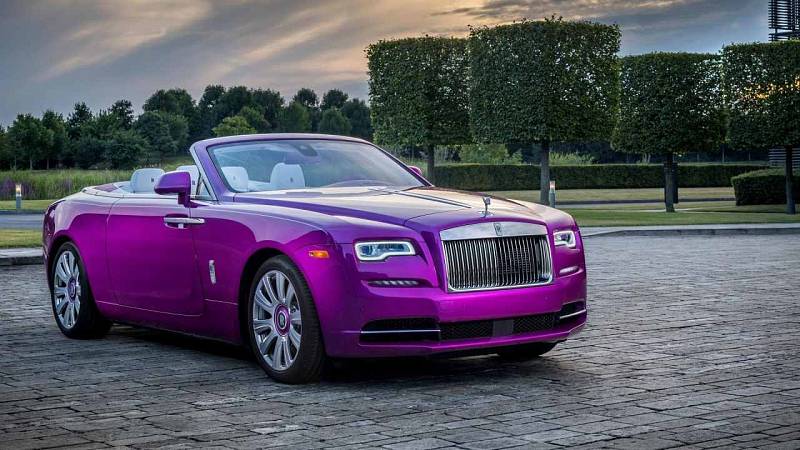 Rolls-Royce Dawn Fuxia.