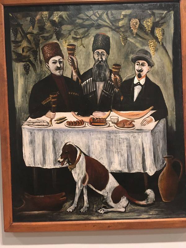 Obrazy malíře naivisty Nika Pirosmani mě uchvátily. Maloval nejčastěji scény z venkovského života obyčejných lidí nebo postavy gruzínské historie. Podívat se na ně můžete v Muzeu historie a etnografie v Singhnaghi asi dvě hodiny cesty z Tbilisi.