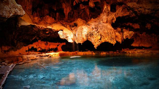 Jeskyně na Zemi ukrývají mnohé poklady. Například uchovávají nejstarší vodu na planetě. Ilustrační snímek