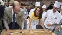 Princ William a vévodkyně Kate při návštěvě tradičních trhů