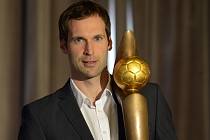 Brankář Petr Čech se Zlatým míčem pro nejlepšího fotbalistu České republiky.