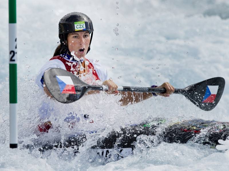 Kajakářka Kateřina Kudějová ve finále olympijského závodu v Riu.
