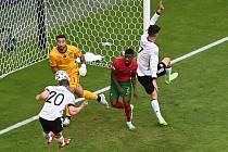Němci na Euru zametli s Portugalskem, čtvrtý gól vstřelil Robin Gosens (č. 20).