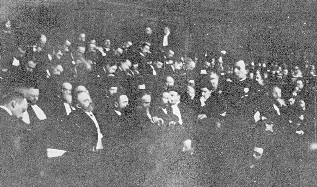 Snímek z procesu s Émilem Zolou, který byl v souvislosti se svou slavnou statí Žaluji sám obžalován