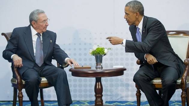 Vůdci obou zemí Barack Obama a Raúl Castro 1. července ohlásili obnovení diplomatických vztahů, přerušených od roku 1961.