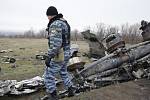 Trosky boeingu letu MH17 sestřeleného na východě Ukrajiny.