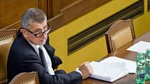 Ministr financí Andrej Babiš na mimořádné schůzi Poslanecké sněmovny svolané k jeho údajnému zneužívání médií a dalších institucí. 