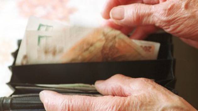 Starobní penze by se měla v průměru zvýšit o 760 korun a průměrný důchod v Česku poprvé překročí hranici 20 tisíc korun. Ilustrační foto