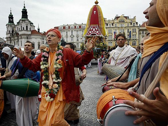 V Praze se konal indický festival Ratha Jatra - Deník.cz