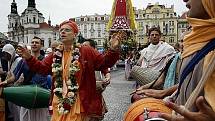 Indický festival Ratha Jatra, neboli festival ozdobených vozů vyšel 18. července z pražského Staroměstského náměstí.