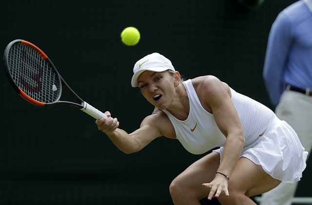 Simona Halepová zůstane na trůnu i přes brzké vyřazení ve Wimbledonu.