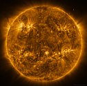 Slunce na dosud nejrozsáhlejším snímku, který pořídila vesmírná sonda Solar Orbiter.