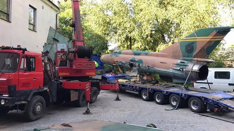 Přeprava MiG-21do Vratislavic nad Nisou