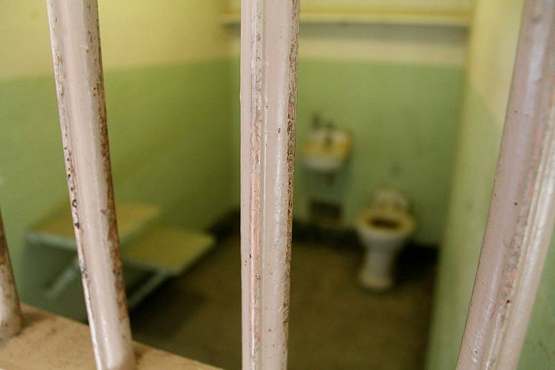 Současný vzhled typické cely v alcatrazském vězení