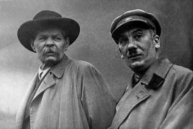 Maxim Gorkij a Genrich Jagoda, snímek z doby ne dříve než v listopadu roku 1935