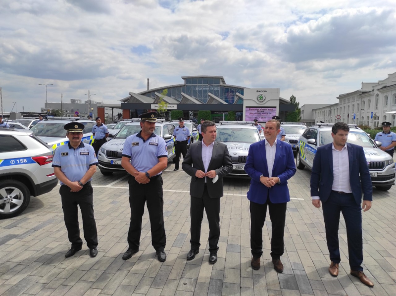 Nová policejní auta. Elektromobily zatím nechceme, říká Hamáček