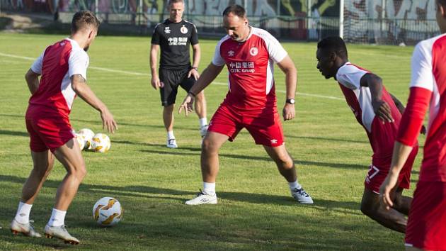 Trénink fotbalistů Slavie před zápasem Evropské ligy s Bordeaux.