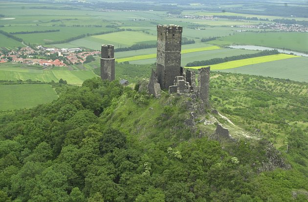 Místem, kde je ukrytý velký poklad, je prý hrad Házmburk v Českém středohoří.