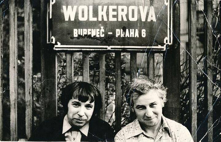 Viktor Pivovarov s Iljou Kabakovem v Praze (1982)
