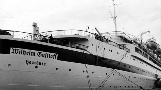 Rekreační loď Wilhelm Gustloff byla těsně před začátkem války přidělena armádě a využívala ji i německá propaganda. Pověst "plovoucího paláce" ji přibližovala Titaniku, s nímž bohužel sdílela i osud. Ke dnu však vzala víc než pětkrát tolik lidí