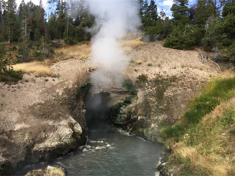 Takzvaná Dračí ústa v národním parku Yellowstone jsou jedním z míst, které měly ceremoniální význam pro domorodé kmeny, původní obyvatele oblasti
