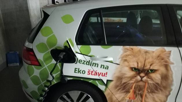 Moneta Moneta Bank nahrazuje své služební vozy elektromobily Volkswagen e-Golf.