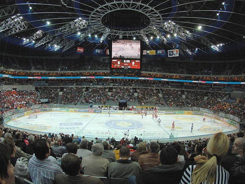 Bývalá Sazka Arena při hokejovém derby Slavie a Sparty.