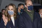 Princ William a vévodkyně Kate navštívili při svém turné Komunitní centrum v Batley a s dobrovolníky probírali aktuální pandemickou situaci.