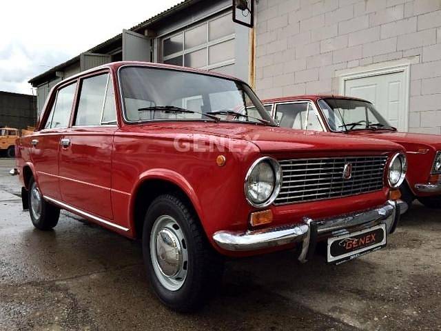 Lada 2101 (1979). Najeto: 19 500 km. Cena: 10 900 eur (294 544 Kč).