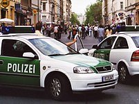 Patrola v ulicích proti organizovanému zločinu nepomůže. Německo chce pátrat s využitím webu.