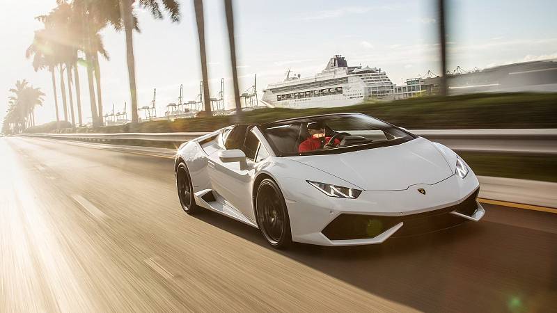 Lamborghini Huracán Spyder - 15,1 l/100 km