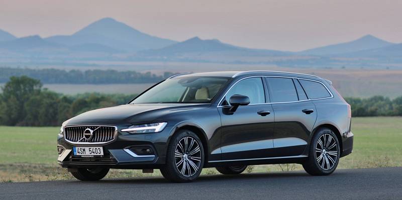 Volvo V60.