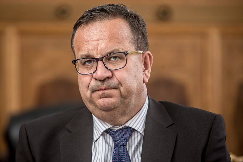 Ministr průmyslu a obchodu Jan Mládek poskytl 22. září v Praze rozhovor Deníku.