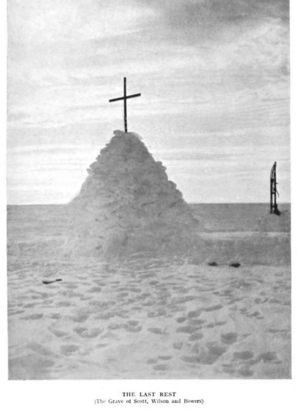 Hrob z ledu a sněhu, pod nímž byla na Antarktidě pohřbena těla Roberta Falcona Scotta a dalších dvou členů jeho expedice na jižní pól.