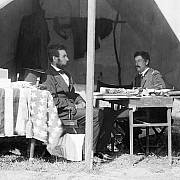Americký prezident Abraham Lincoln a generál George B. McClellan
