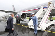 Premiér Andrej Babiš nastupuje do vládního speciálu