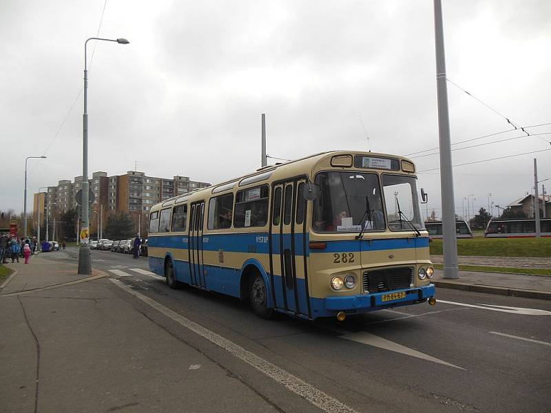 K dennímu koloritu patřily i autobusy Škoda ŠL 11