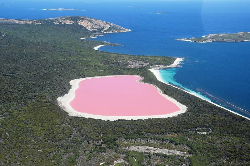 Jezero Hillier v Austrálii je přírodním unikátem