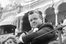 Režisér rozhlasové adaptace románu Válka světů Orson Welles