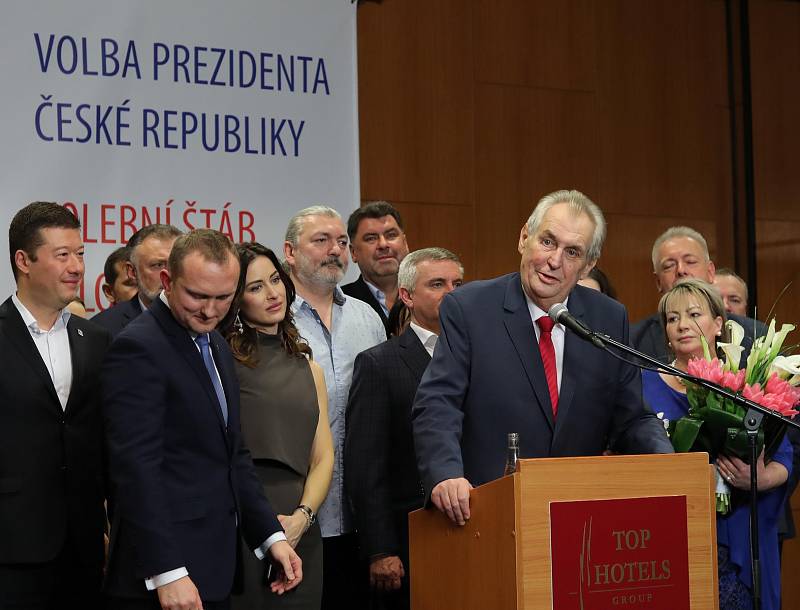 Štáb prezidenta Miloše Zemana v Top hotelu Praha. Prezident Miloš Zeman obhájil.