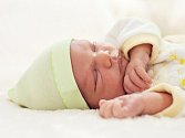     V ČR jsou všechny děti narozené od roku 2009 vyšetřovány v novorozeneckém screeningu. Z kapky krve se odhalí 13 ze 45 rozpoznatelných nemocí.  