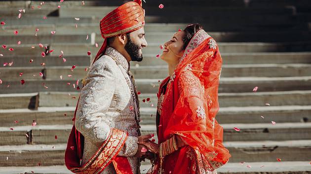 V Indii se snoubenci vidí až třetí den svatby.