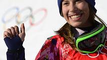 Snowboardkrosařka Eva Samková slaví zlato na olympijských hrách v Soči.