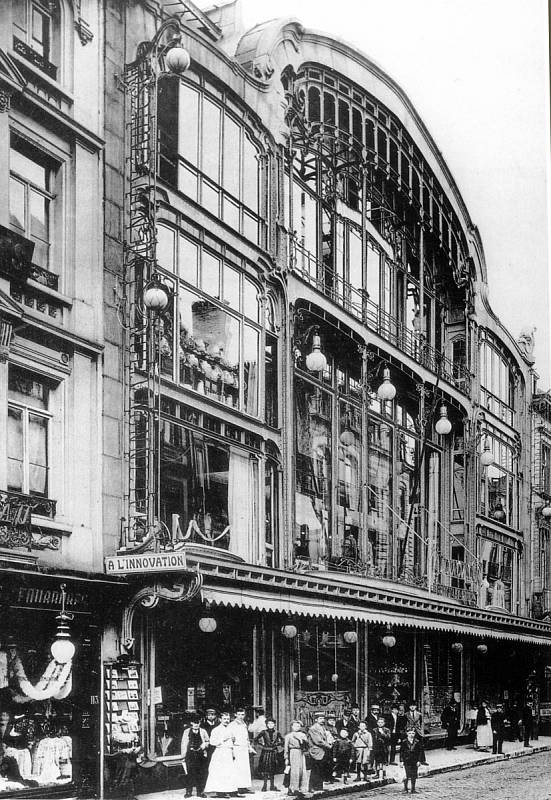 Obchodní dům L'Innovation v Bruselu krátce po otevření v roce 1901