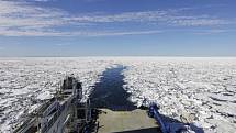 Ledoborec v Arktickém oceánu. Ilustrační snímek