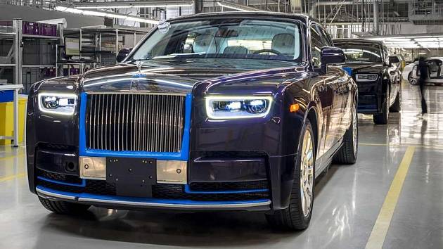 První vyrobený kus osmé generace Rolls-Royce Phantom.