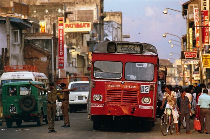 Autobus na Srí Lance. Ilustrační snímek