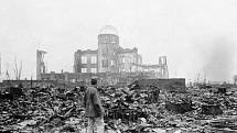 Zničená Hirošima po výbuchu atomové bomby.
